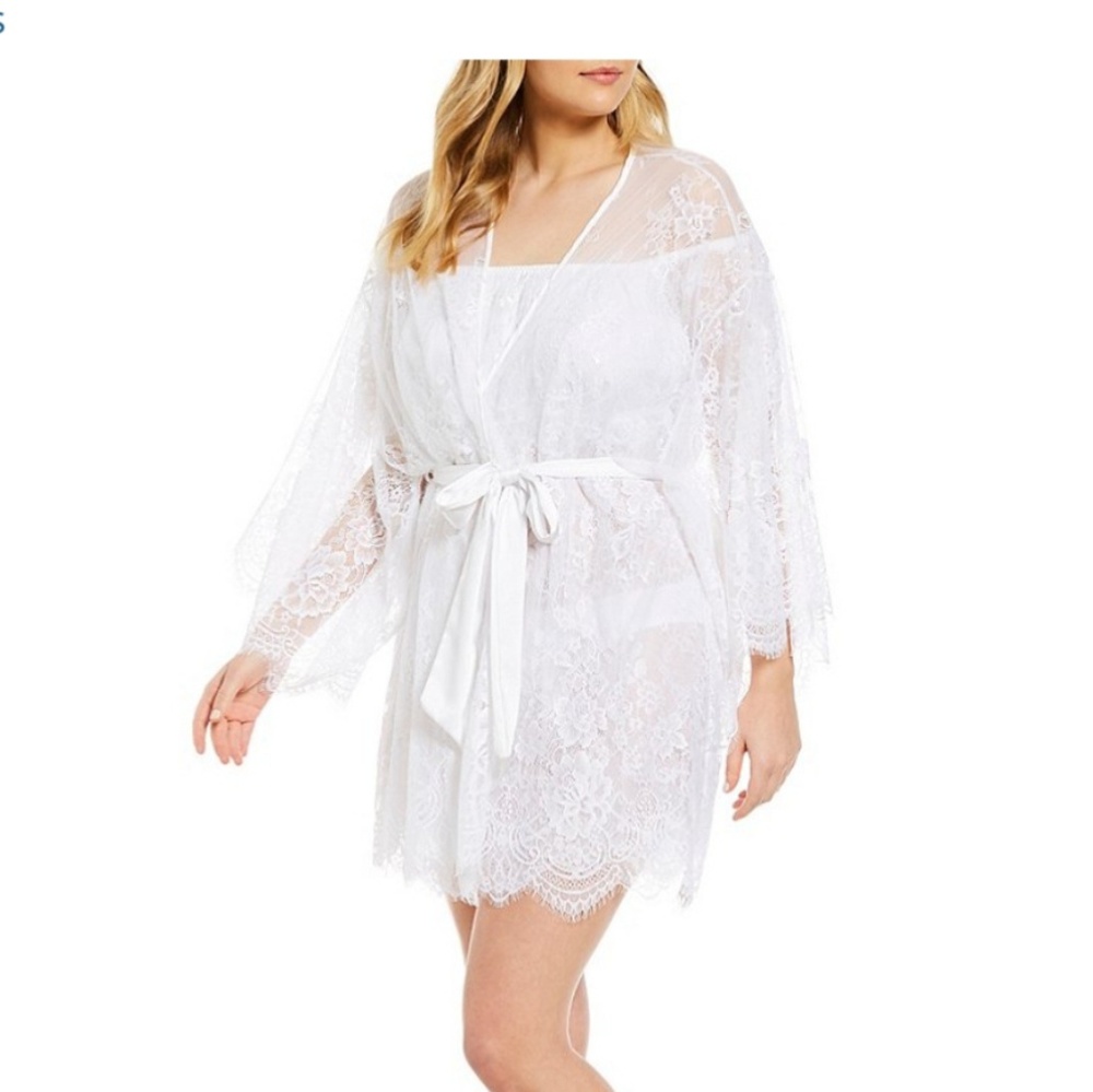 Plus Lace Short Wrap White Robe (Bridal)